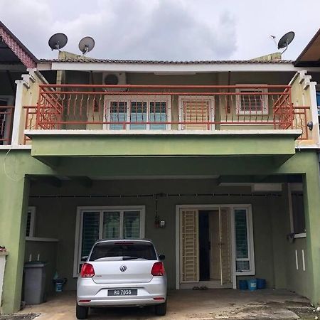 Nice Seremban 2 1/2 Storey House With 4 Rooms Екстер'єр фото